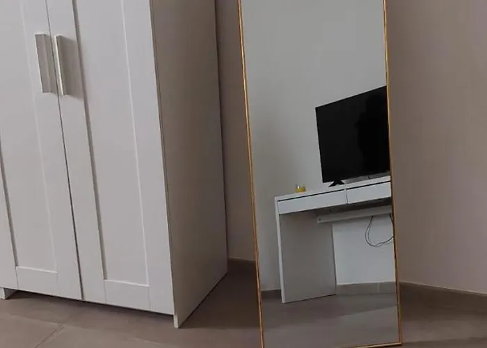 Urania\'S Apartment